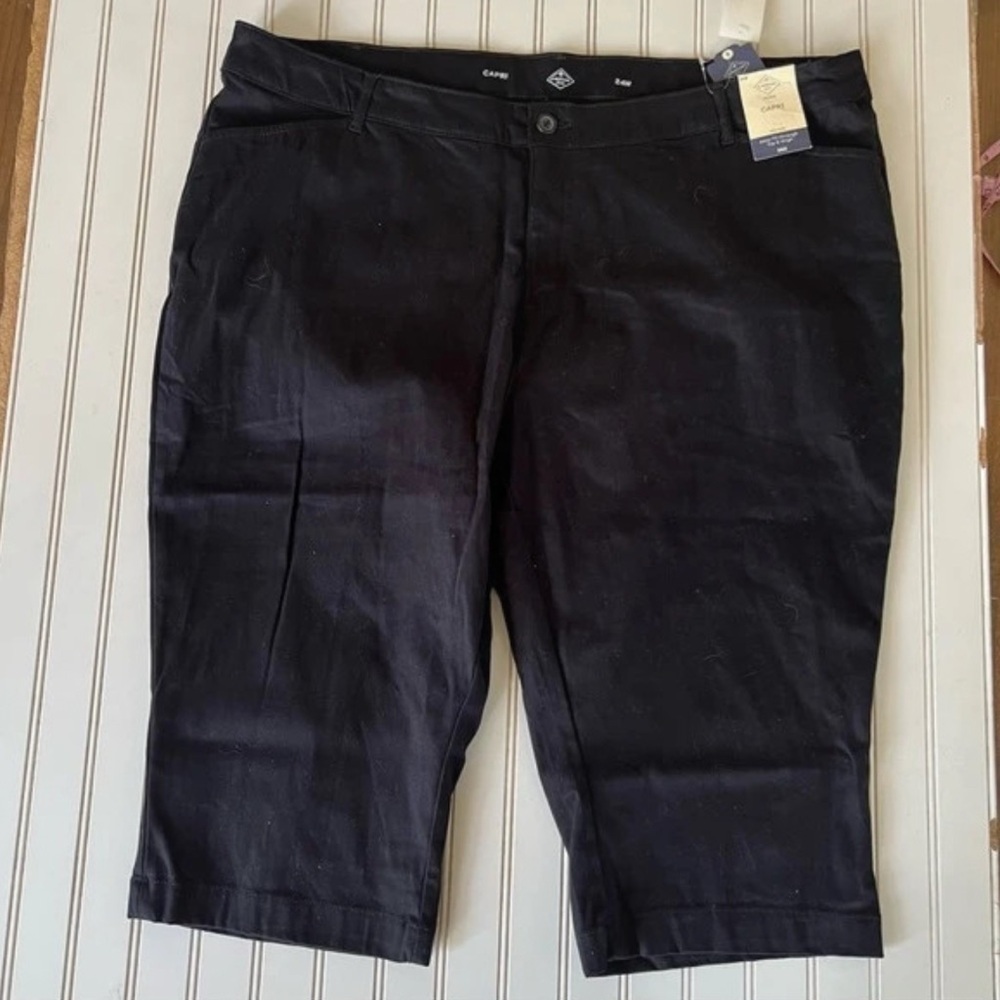 St. John's Bay Mid Rise Plus Capris Size 24W nwt